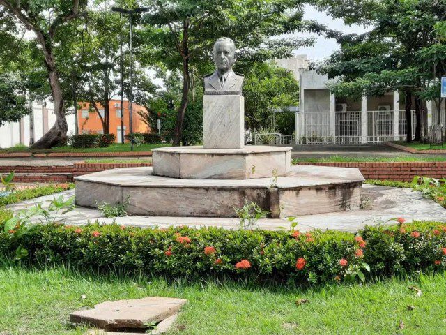 Busto do Marechal Rondon, na praça de mesmo nome que fica no Centro de Porto Velho. Foto: Diêgo Holanda/G1 Rondônia