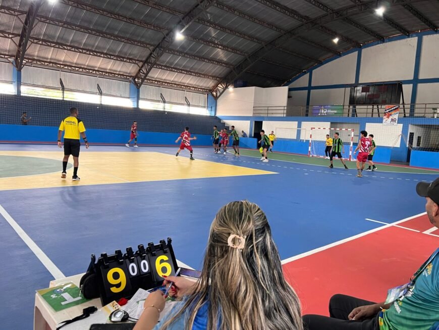 Decisão do handebol movimenta torcedores na final dos Jogos Intermunicipais de Rondônia Decisão do handebol movimenta torcedores na final dos Jogos Intermunicipais de Rondônia