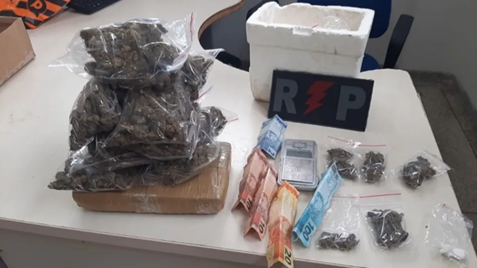 dois-quilos-de-drogas-e-mulher-suspeita-de-distribuicao