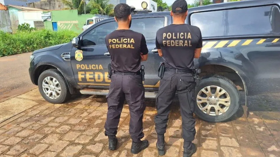 pf-investiga-rede-que-facilitava-migracao-ilegal-de-brasileiros-para-os-eua