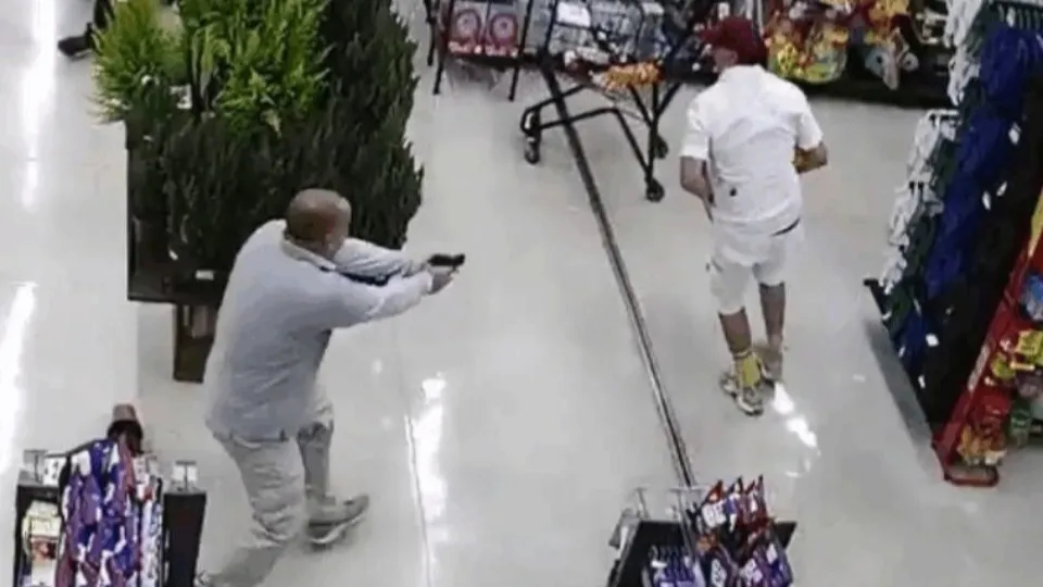 video-agente-penitenciario-atira-em-vizinho-dentro-de-supermercado