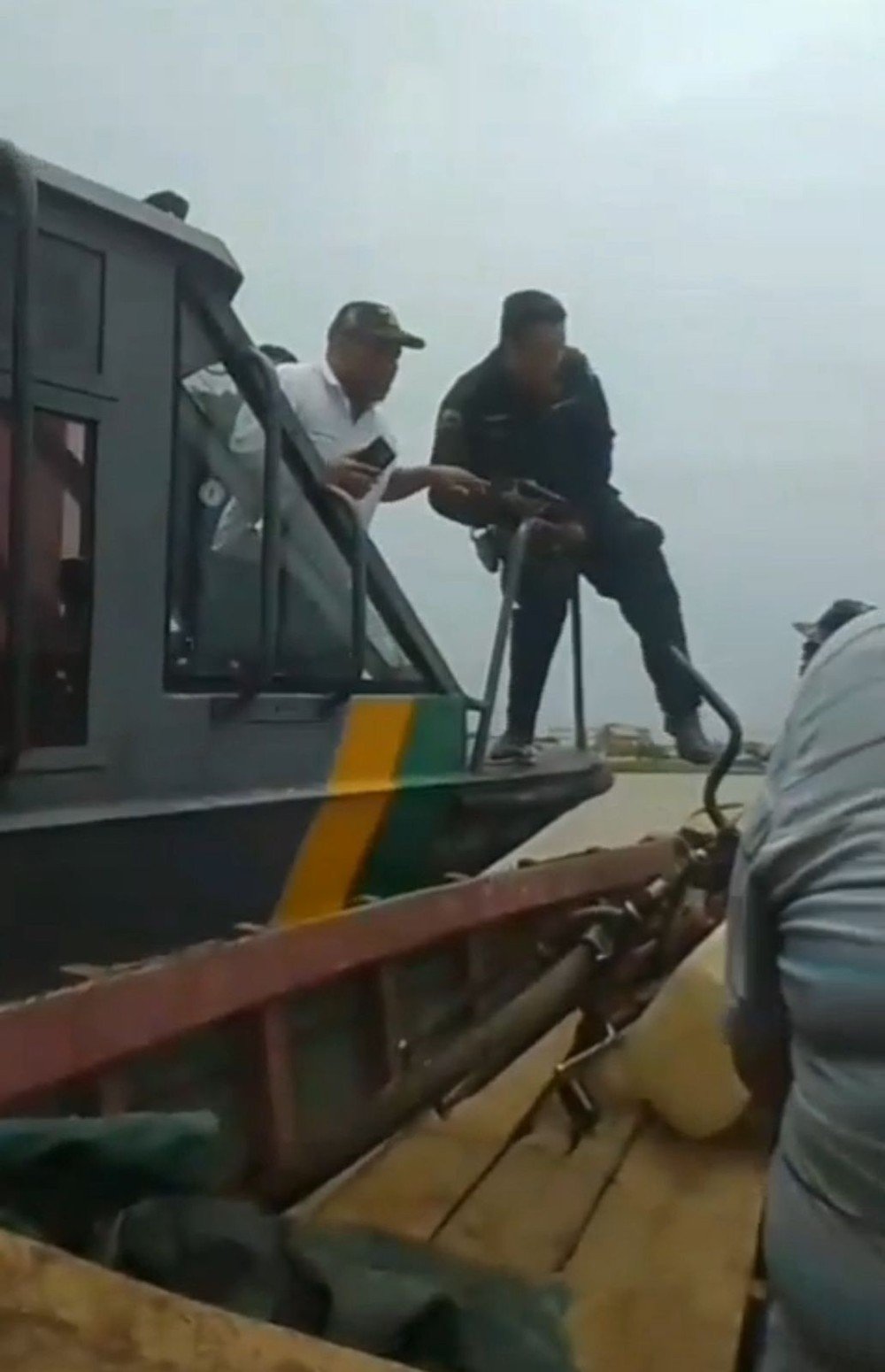 whatsapp-image-2025-11-13-at-21.31.45