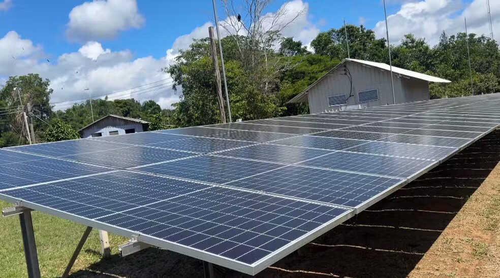 Painéis de energia solar Foto Rede Amazônica am
