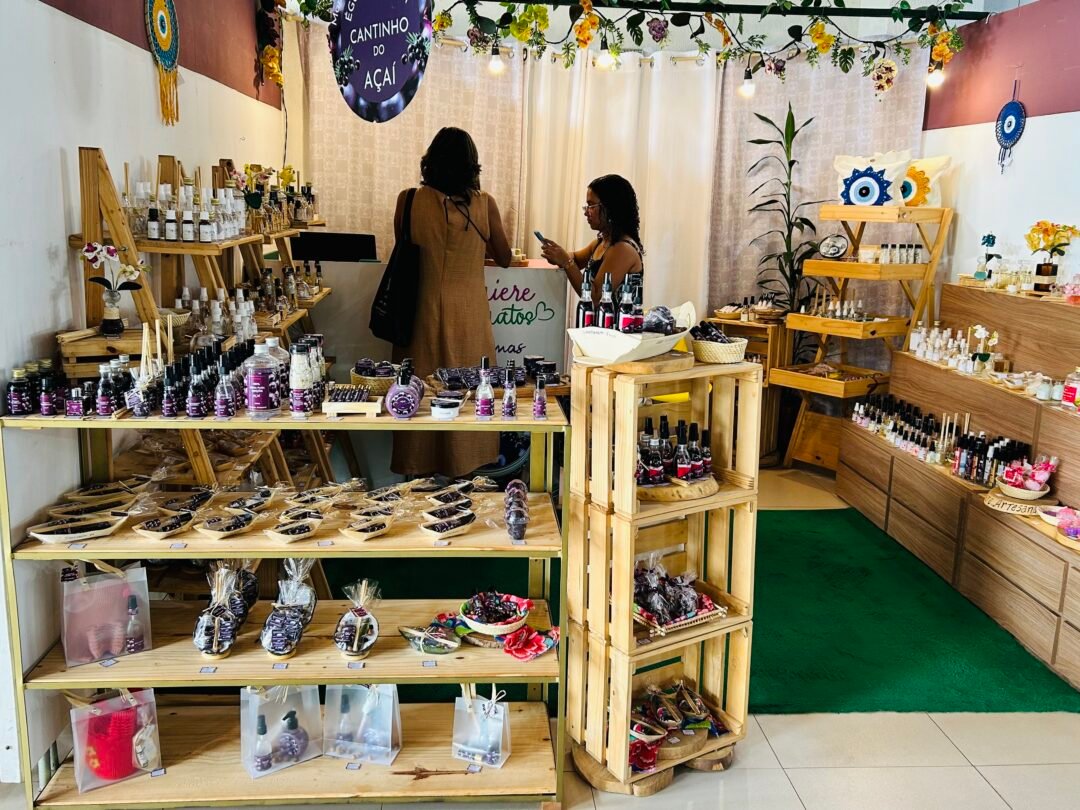 mais de 15 biocosméticos à base de açaí,