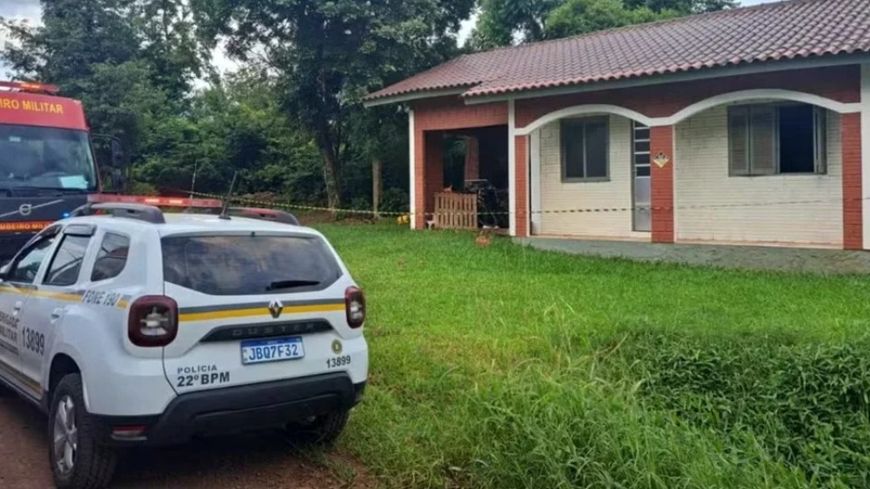 mulher-e-ex-sao-mortos-a-tiros-e-crianca-fica-trancada-na-mesma-casa