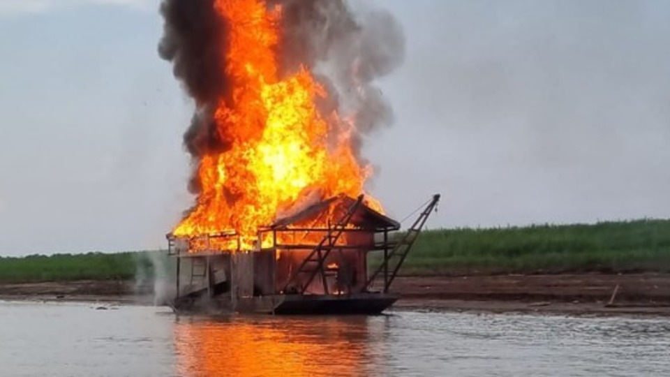 operacao-rio-fresco-inutiliza-dragas-e-destroi-garimpo-ilegal-em-terra-indigena-no-para