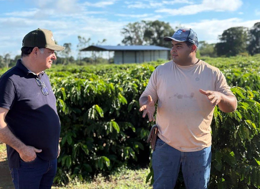 pedro-fernandes-visita-agroindustria-de-cafe-em-alto-paraiso-e-defende-valorizacao-dos-produtores-rurais