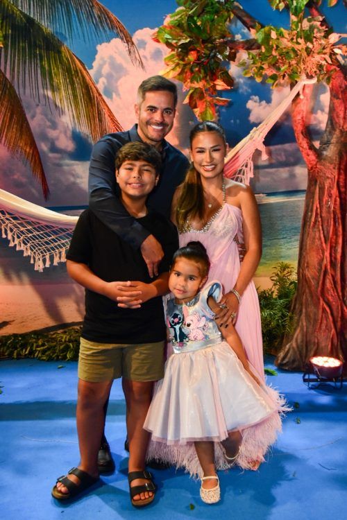 Kaká Diniz, Simone Mendes e os filhos  