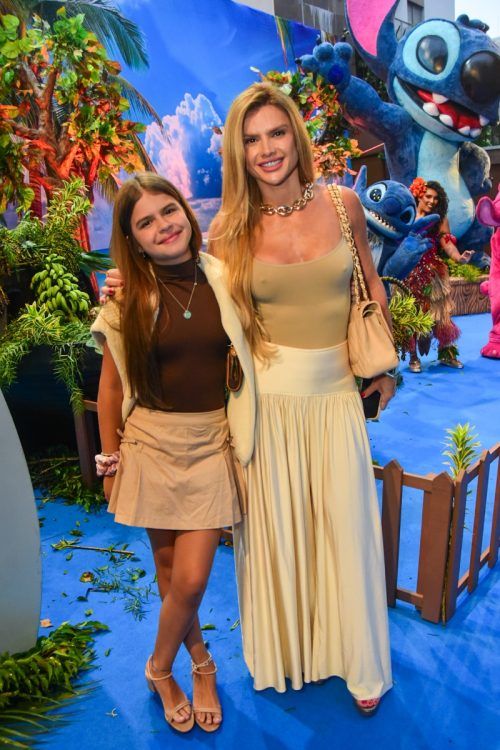 Mirella Santos e a filha Valentina 