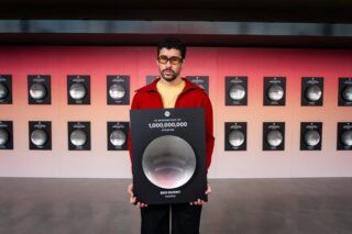 Bad Bunny celebra 29 hits com mais de 1 bilhão de streams