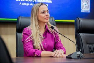 Cláudia de Jesus propõe política estadual de prevenção e cuidado em saúde mental em Rondônia