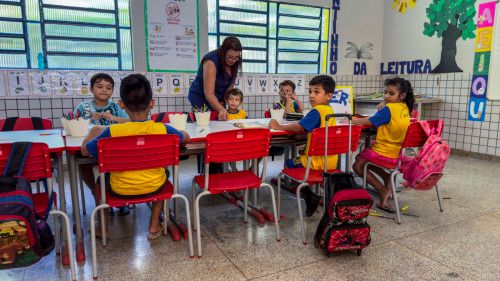 educacao-edital-e-corrigido-para-maior-transparencia-das-contratacoes-nas-escolas