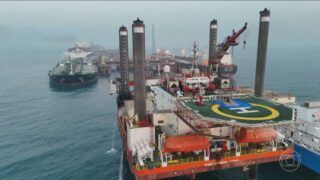 Tesouro dos EUA libera nova licença para petróleo russo