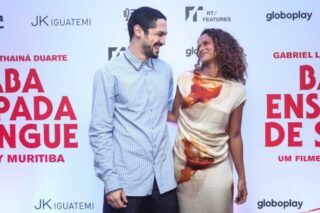 Gabriel Leone e Thainá Duarte brilham na pré-estreia de ‘Barba Ensopada de Sangue’