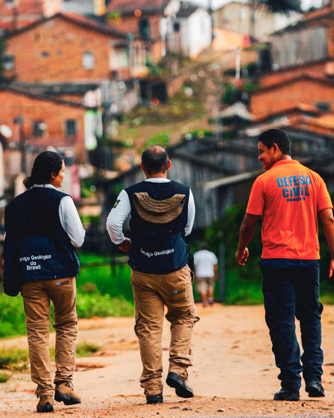 A Defesa Civil do Pará e o Serviço Geológico do Brasil (CPRM) estão desde terça-feira (31) mapeando locais de risco na praia de Ajuruteua e no centro urbano de Bragança, município do nordeste paraense. O resultado do trabalho constará de um relatório de domínio público, que será entregue à Prefeitura e ao governo do Estado para elaboração de um planejamento destinado às duas áreas.