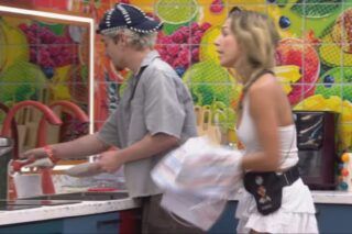 Discussão na cozinha: Samira e Juliano Floss se desentendem no BBB 26