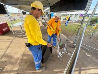 MANUTENÇÃO – Prefeitura realiza limpeza no Espaço Alternativo após evento