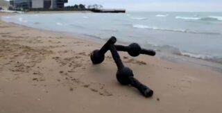 Robôs ‘metamáquinas’ com IA seguem funcionando mesmo danificados