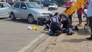 Motociclista se feriu em colisão com carro