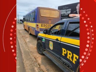 Motorista abandona ônibus com 30 crianças ao fugir da polícia em RO