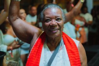 Neusa Borges ganha contrato vitalício com a Globo