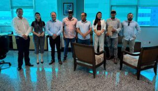 Pedro Fernandes e lideranças de Cujubim tratam de melhorias na RO-205 em reunião com o DER