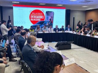 PL dos aplicativos: mínimo de R$ 10 por corrida e pagamento integral na rota agrupada