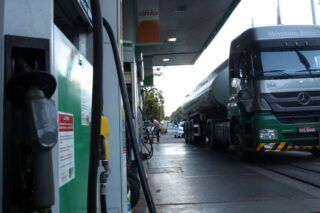 Guerra no Oriente Médio eleva preço do diesel em 7%, aponta pesquisa