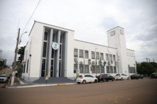 SAÚDE – Mais de 100 profissionais assinam contrato e iniciam atendimento à população