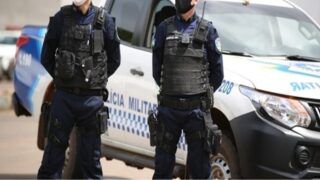 Polícia prende homem com motocicleta e celular furtados