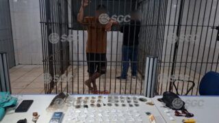 Polícia prende dois por tráfico de drogas