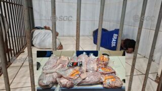 Polícia prende dois suspeitos de furto em restaurante