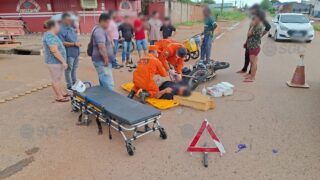 Motociclista fica gravemente ferido em acidente com caminhão
