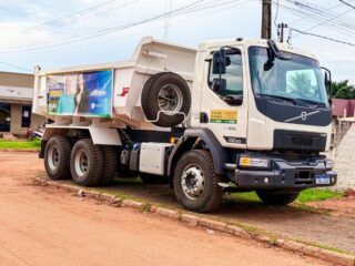 Vista Alegre recebe caminhão caçamba com apoio da deputada Gislaine Lebrinha