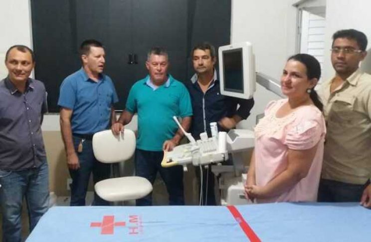 Deputado Edson Martins participa da entrega de aparelho de Raio-X e ultrassonografia em Urup_-Assessoria (1)