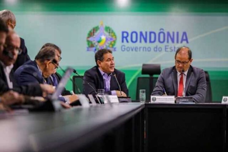 Maurão de Carvalho participa de reunião que discutiu crise com paralisação de caminhoneiros-28Mai18-Diego Queiroz-Decom-ALE-RO (2)