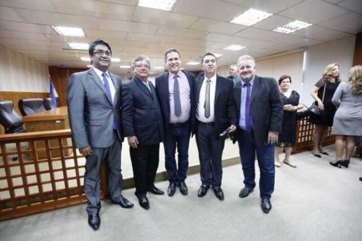 Maurão de Carvalho prestigia a posse de Clênio Amorim como juiz eleitoral-03Mai18-Ana Célia-Decom-ALE-RO (3)